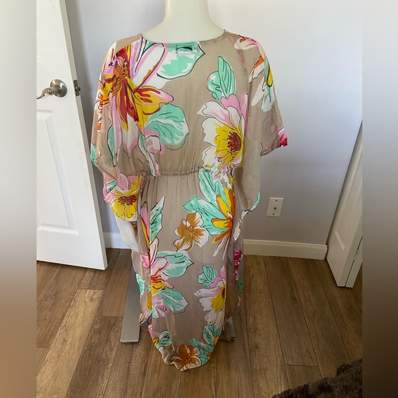 Over swimsuit 🏖️ - Picture 3 of 4